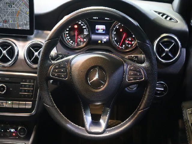 MERCEDES BENZ GLA CL 2018 Image 31