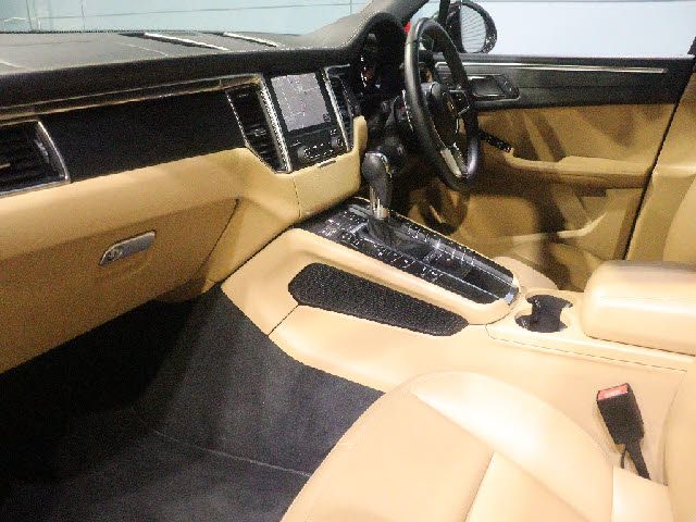 PORSCHE MACAN 2017 Image 31