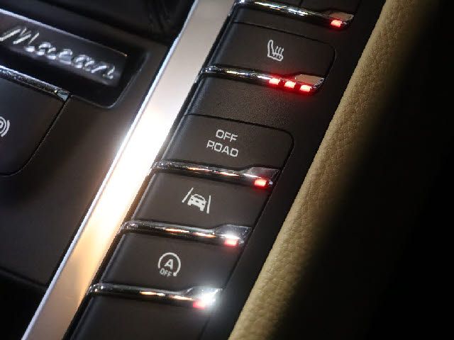 PORSCHE MACAN 2017 Image 31