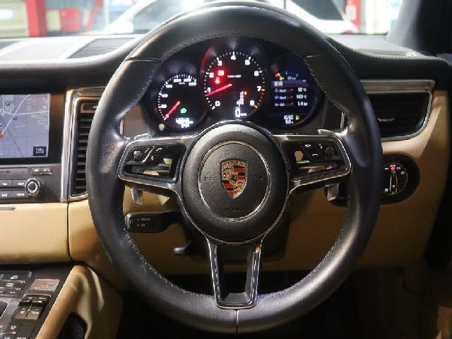 PORSCHE MACAN 2017 Image 31