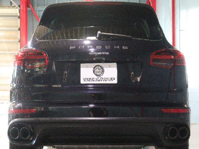 PORSCHE CAYENNE 2015 Image 31