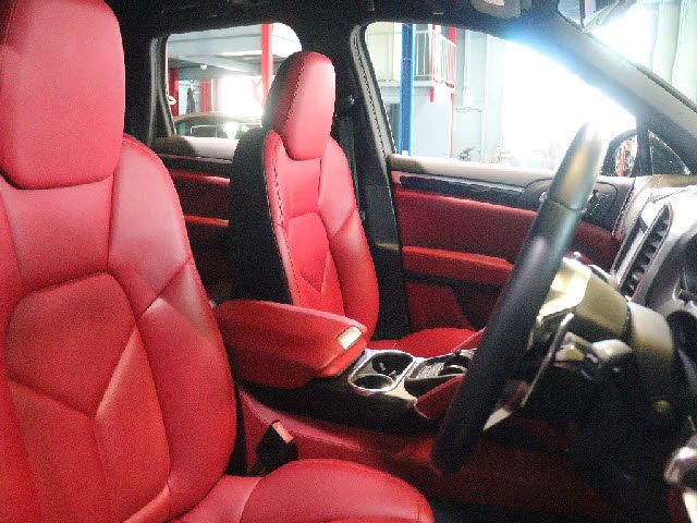 PORSCHE CAYENNE 2015 Image 31