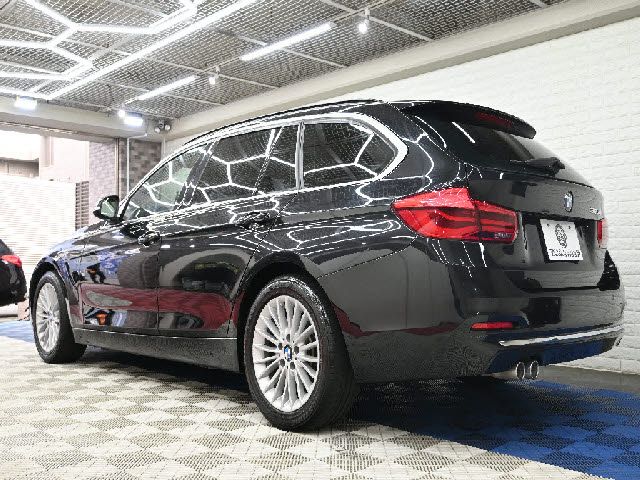 BMW 3SERIES TOURING 2018 Image 31