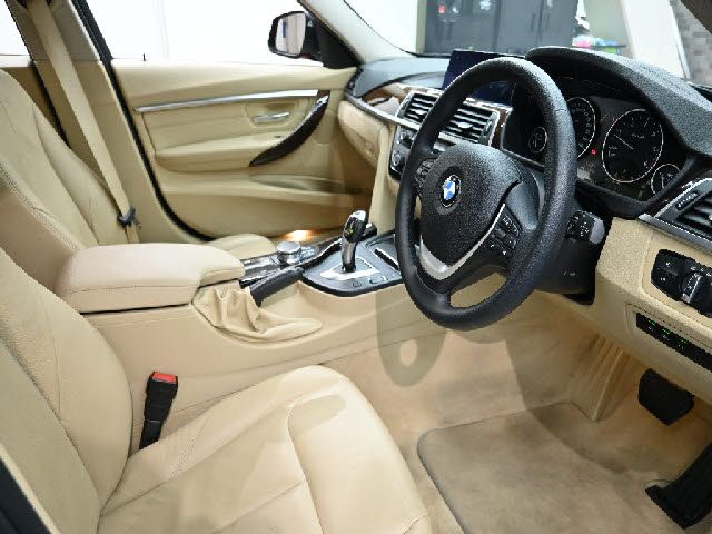 BMW 3SERIES TOURING 2018 Image 31