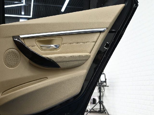 BMW 3SERIES TOURING 2018 Image 31