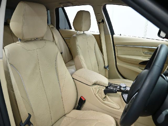 BMW 3SERIES TOURING 2018 Image 31