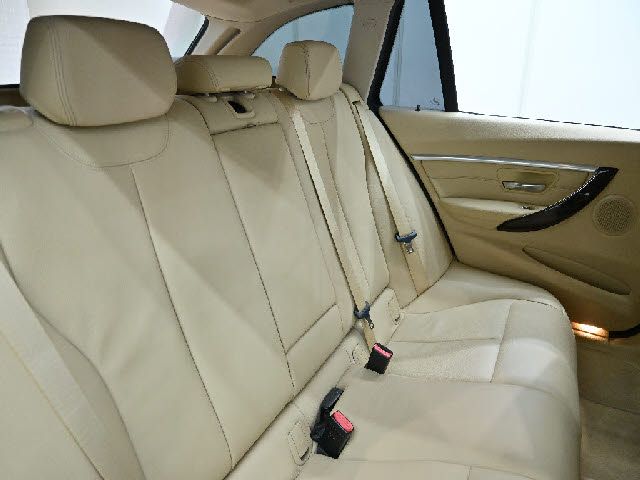 BMW 3SERIES TOURING 2018 Image 31