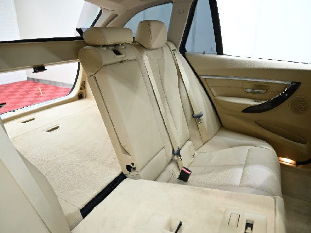 BMW 3SERIES TOURING 2018 Image 31