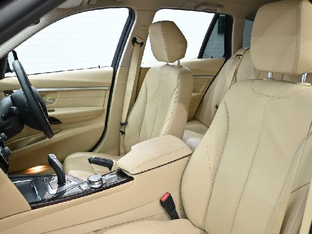 BMW 3SERIES TOURING 2018 Image 31