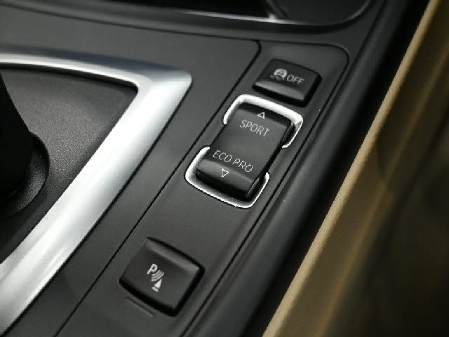 BMW 3SERIES TOURING 2018 Image 31