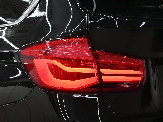 BMW 3SERIES TOURING 2018 Image 31