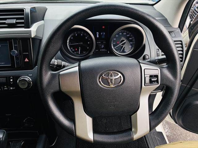 TOYOTA LANDCRUISER PRADO 2014 Image 31