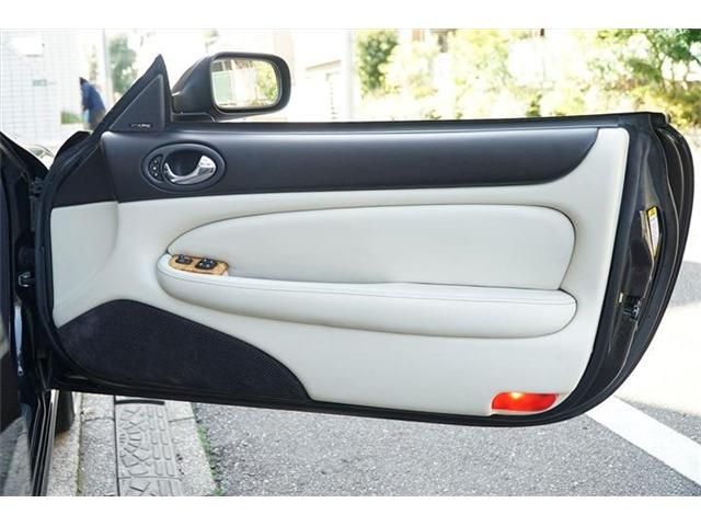 JAGUAR XKSERIES COUP 2006 Image 31