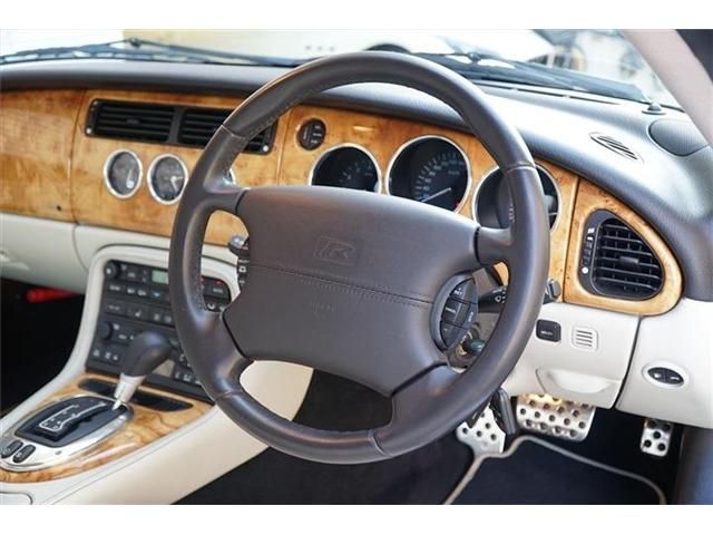 JAGUAR XKSERIES COUP 2006 Image 31