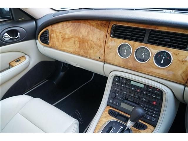 JAGUAR XKSERIES COUP 2006 Image 31