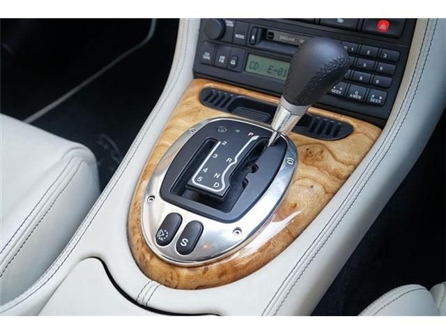 JAGUAR XKSERIES COUP 2006 Image 31