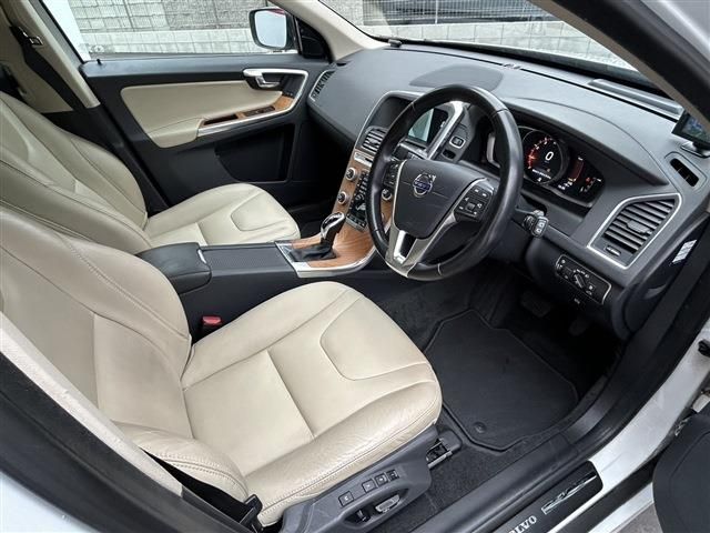 VOLVO XC60 2017 Image 31