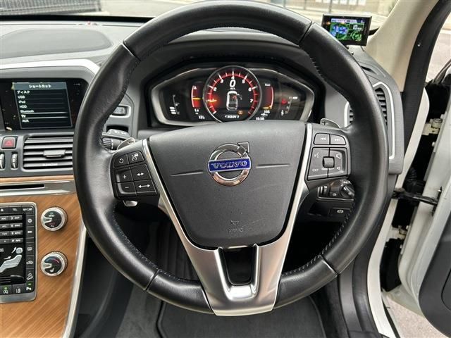 VOLVO XC60 2017 Image 31