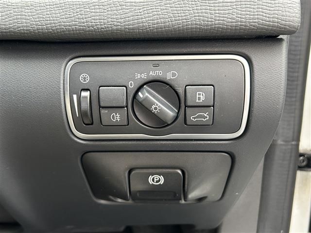 VOLVO XC60 2017 Image 31