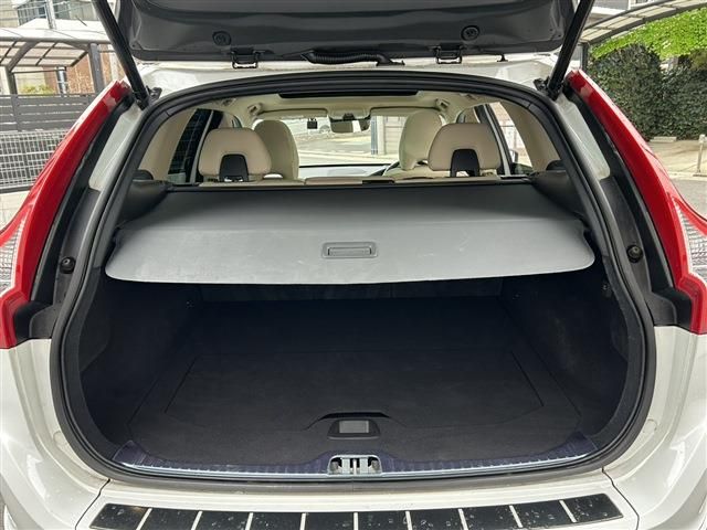 VOLVO XC60 2017 Image 31