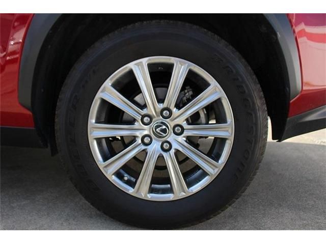 TOYOTA LEXUS NX300H 2017 Image 31