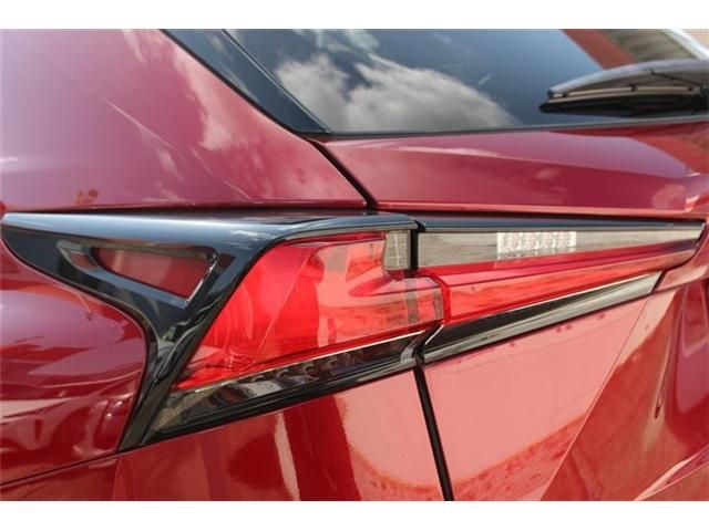 TOYOTA LEXUS NX300H 2017 Image 31