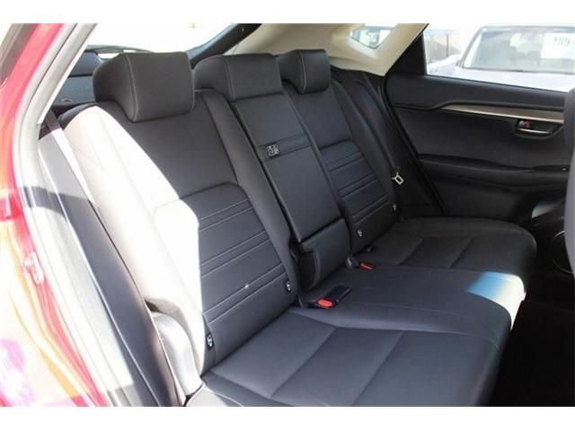 TOYOTA LEXUS NX300H 2017 Image 31