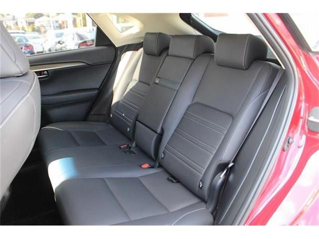 TOYOTA LEXUS NX300H 2017 Image 31