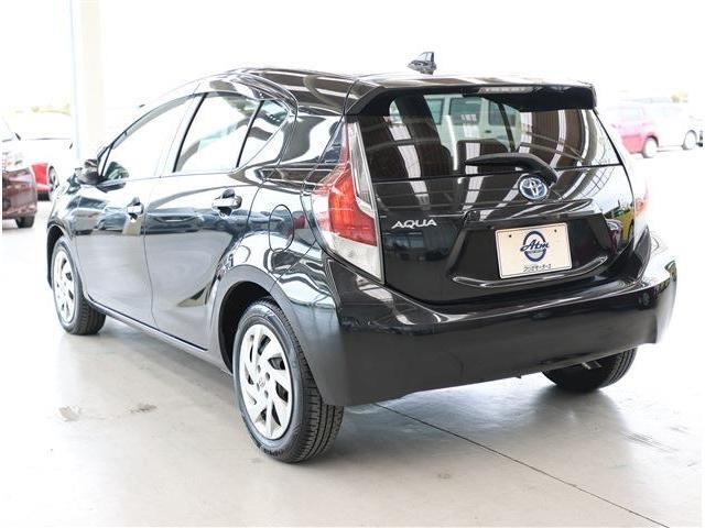 TOYOTA AQUA 2015 Image 31