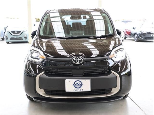 TOYOTA SIENTA HYBRID 2025 Image 31