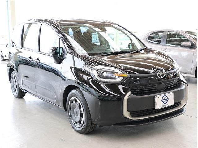 TOYOTA SIENTA HYBRID 2025 Image 31