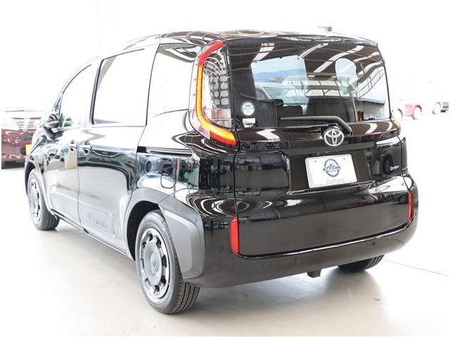 TOYOTA SIENTA HYBRID 2025 Image 31