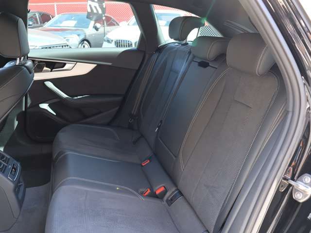 AUDI A4 AVANT 2023 Image 31