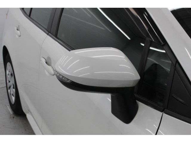 TOYOTA COROLLA SEDAN HYBRID 2019 Image 31