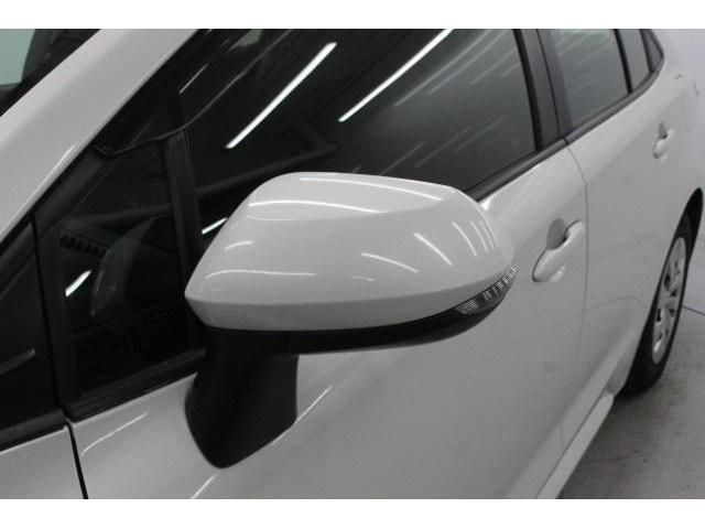 TOYOTA COROLLA SEDAN HYBRID 2019 Image 31