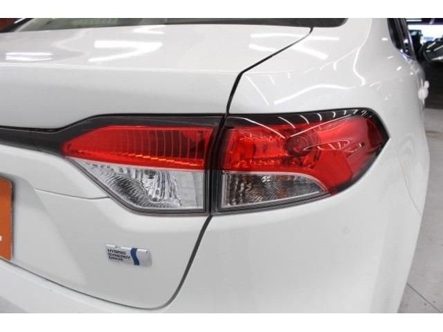 TOYOTA COROLLA SEDAN HYBRID 2019 Image 31