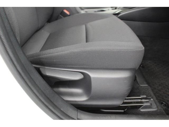 TOYOTA COROLLA SEDAN HYBRID 2019 Image 31