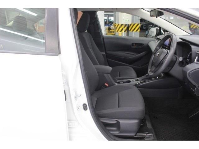 TOYOTA COROLLA SEDAN HYBRID 2019 Image 31