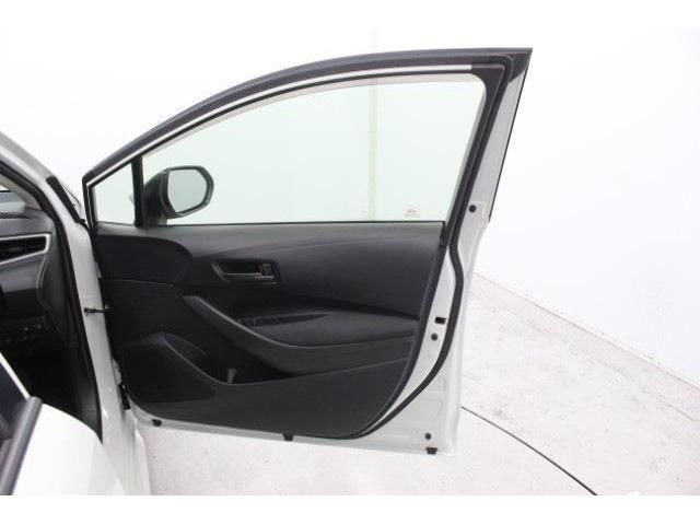 TOYOTA COROLLA SEDAN HYBRID 2019 Image 31