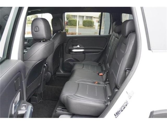 MERCEDES BENZ GLB 2024 Image 31