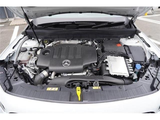MERCEDES BENZ GLB 2024 Image 31