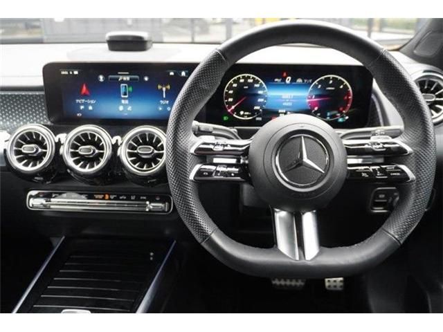 MERCEDES BENZ GLB 2024 Image 31