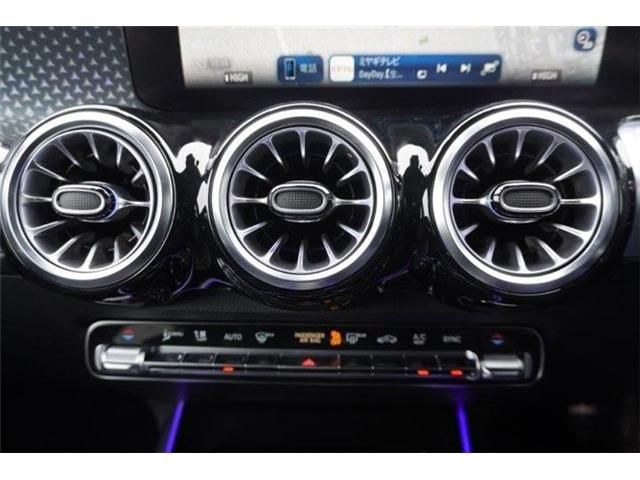 MERCEDES BENZ GLB 2024 Image 31