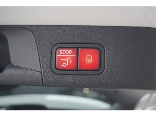 MERCEDES BENZ GLB 2024 Image 31