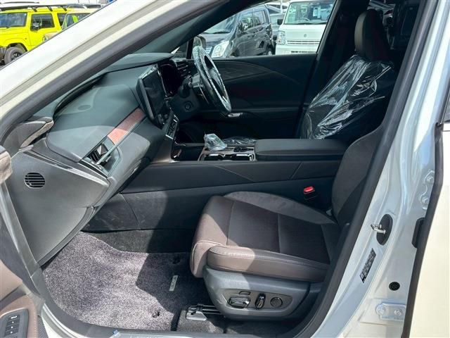TOYOTA LEXUS RX350H 2023 Image 31