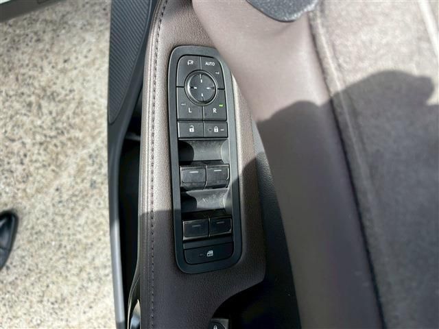 TOYOTA LEXUS RX350H 2023 Image 31