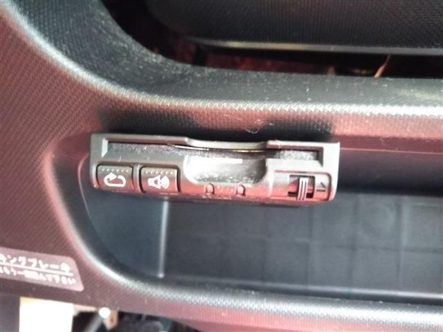 DAIHATSU MOVE CUSTOM 2013 Image 31