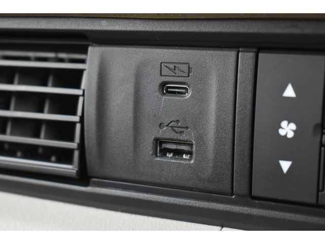 HONDA N BOX 2024 Image 31