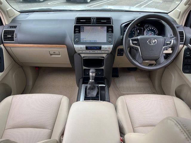 TOYOTA LANDCRUISER PRADO 2022 Image 31