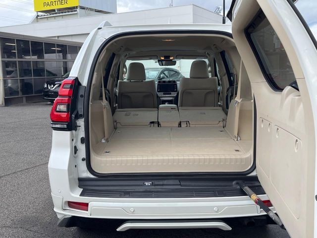 TOYOTA LANDCRUISER PRADO 2022 Image 31